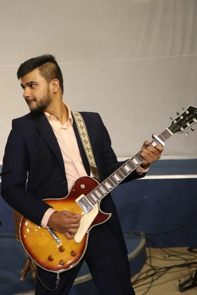 [Intern Acoustic Guitar] Guitar (Beginner)